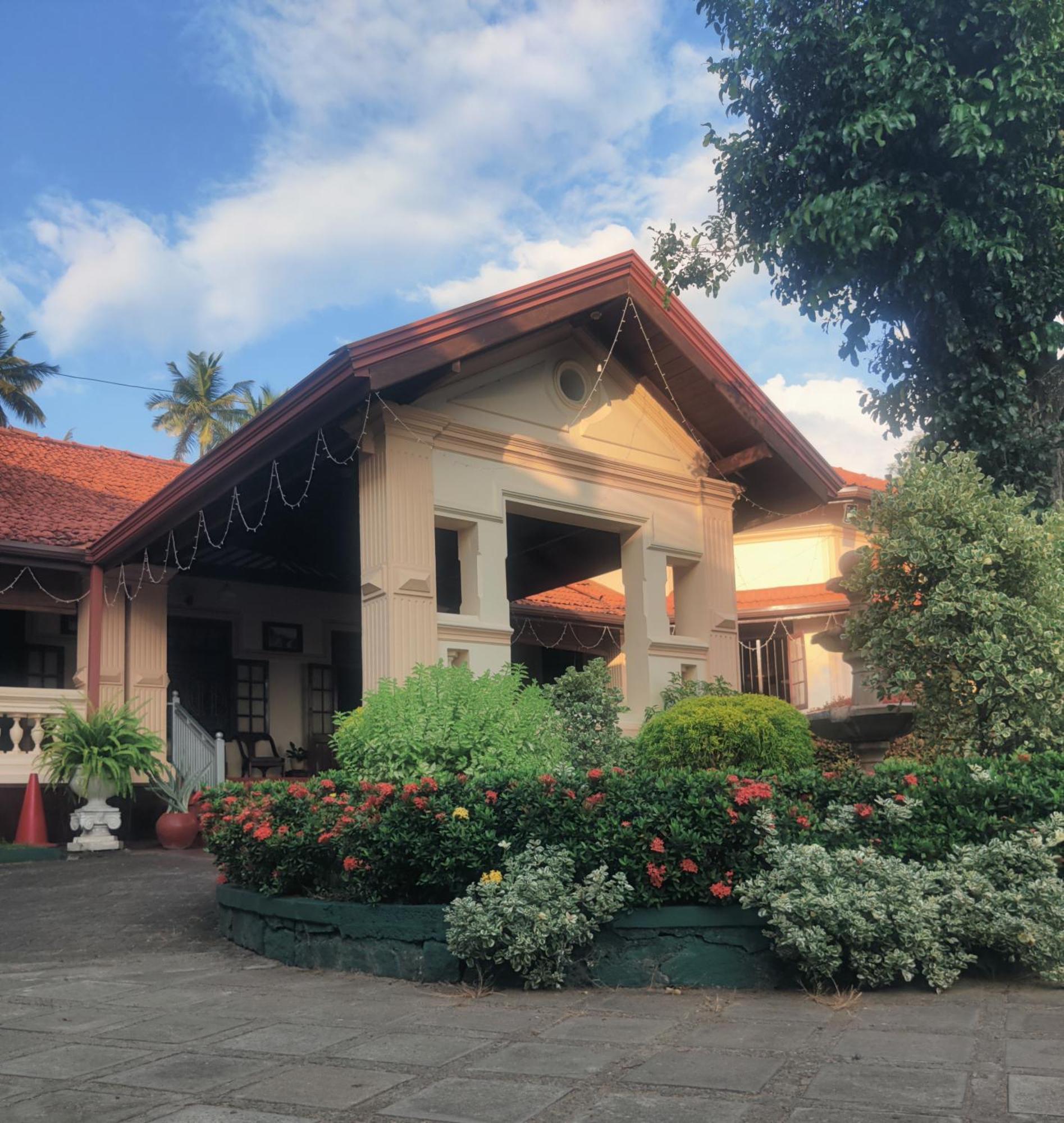Hotel Grand Colonial Viveka Kurunegala Exterior foto