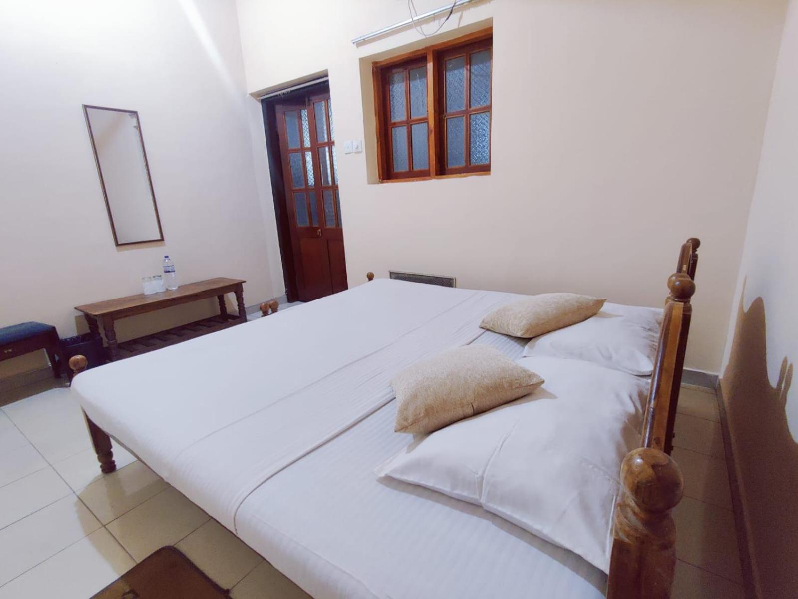 Hotel Grand Colonial Viveka Kurunegala Exterior foto